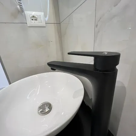 Stonevilla Buta 3* Himare