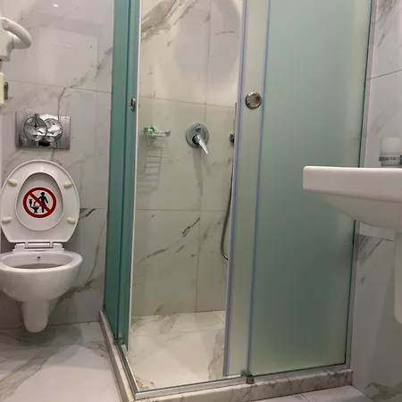 Hotel Stonevilla Buta 3*
