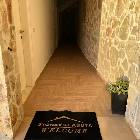 호텔 Stonevilla Buta 3*