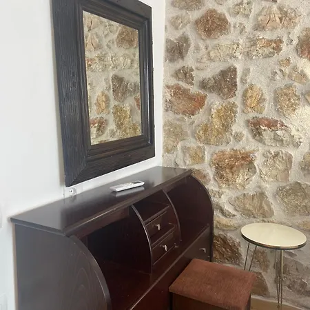 Hotel Stonevilla Buta 3*