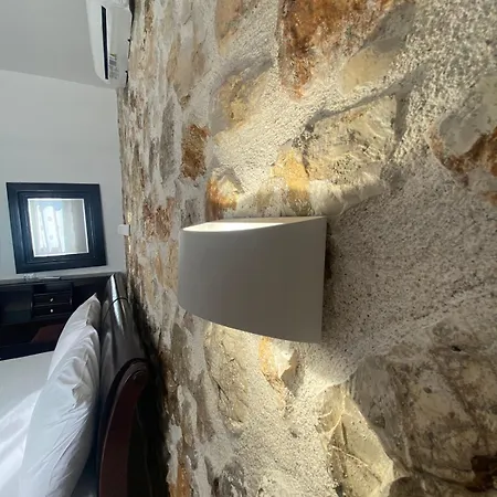 Stonevilla Buta 3*