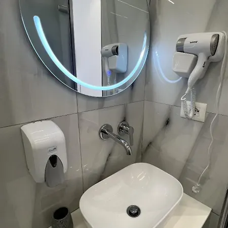 Stonevilla Buta 호텔 3*