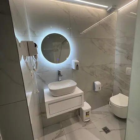 Stonevilla Buta 3* Himare