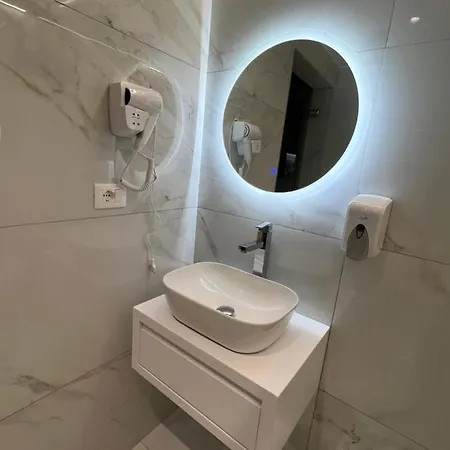 Stonevilla Buta Hotel