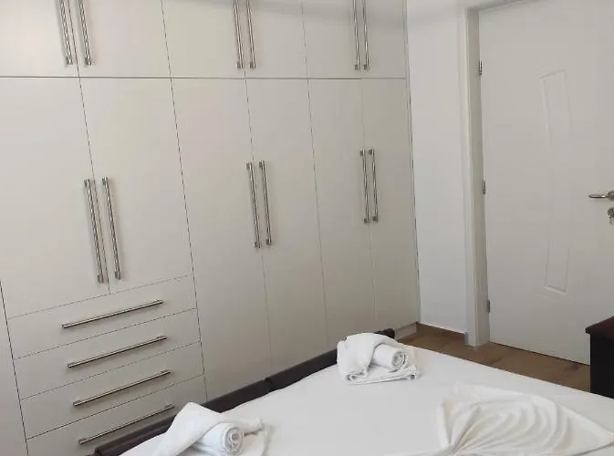 Stonevilla Buta Hotel 3*