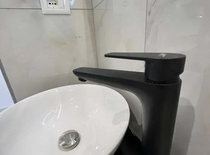 Stonevilla Buta 3* Himarë