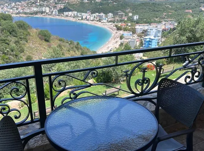 Stonevilla Buta Hotel 3*