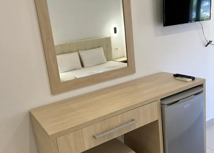 Hotel Stonevilla Buta 3*