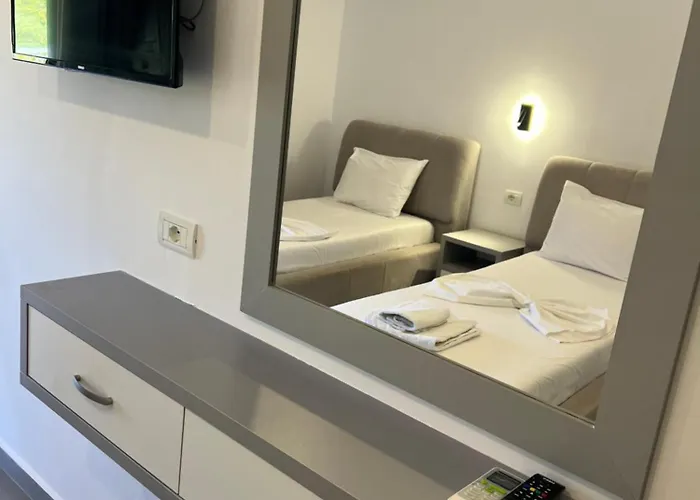 Hotel Stonevilla Buta Himarë