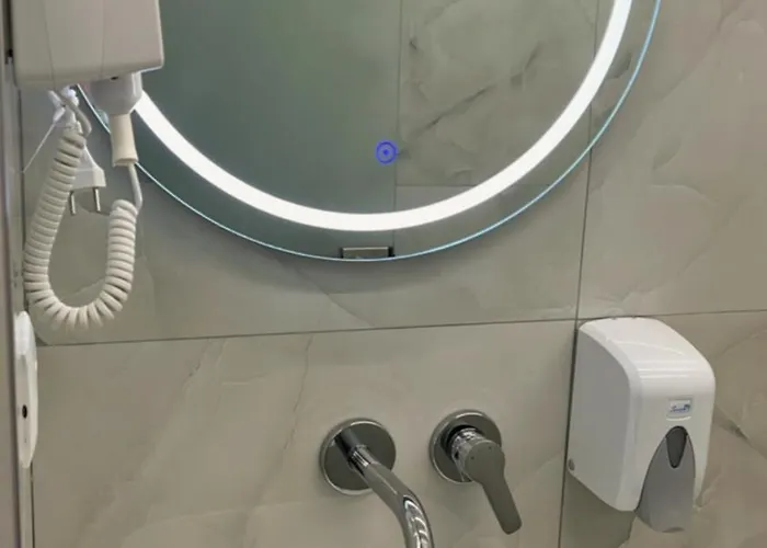 Hotel Stonevilla Buta